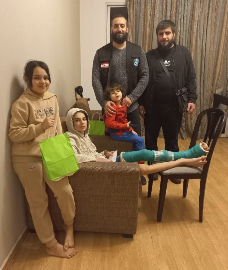 عائلة نازحة من غزة يتعافى أطفالها في لبنان